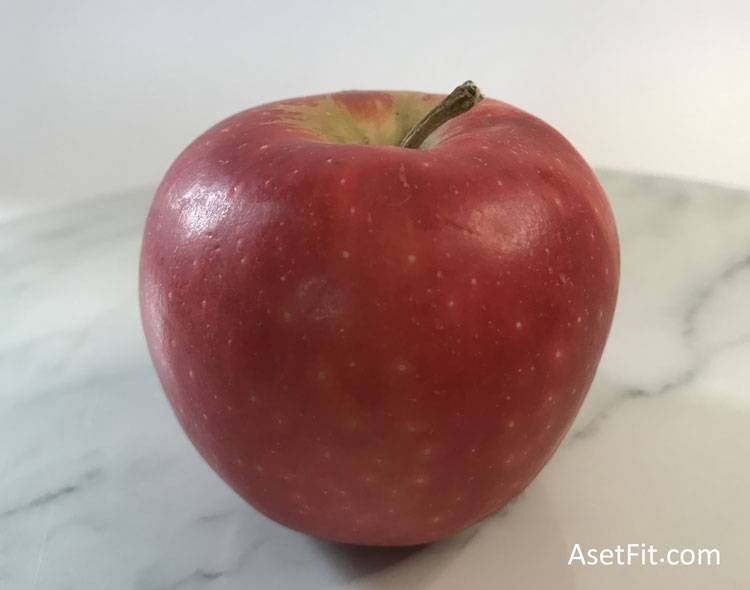 Low calorie snack - apple