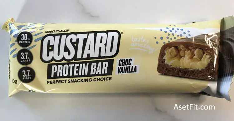 Muscle Nation custard protein bar, choc vanilla