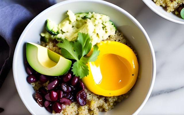 Organic Quinoa breakfast bowl